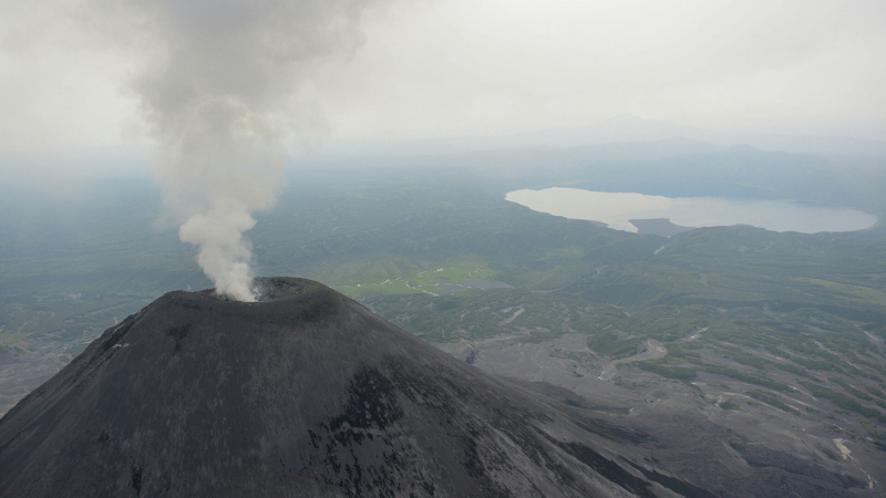 На Камчатке в двух селах есть угроза выпадения пепла из-за выброса вулкана