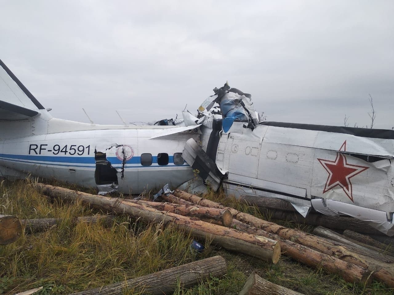 Крушение L-410 в Татарстане: СМИ назвали две версии, почему разбился самолет с парашютистами