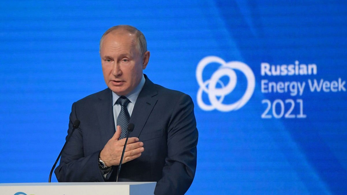 Путин ответил на претензии по сокращению поставок газа в Европу: "Труба лопнет"