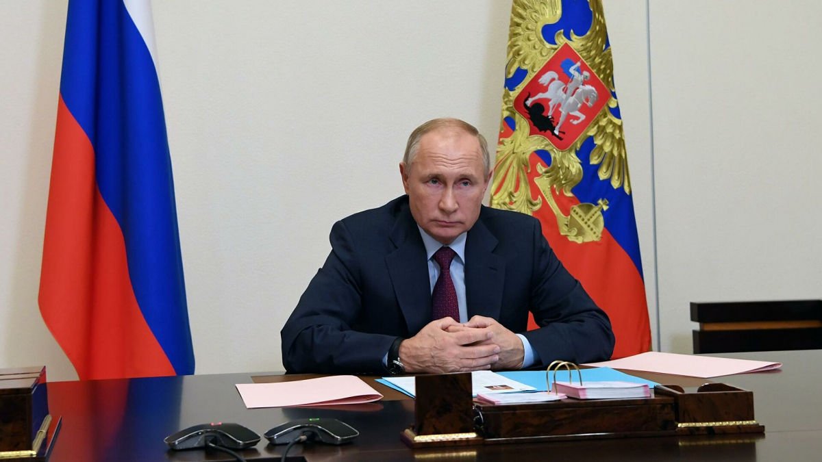Путин попросил G20 признать "Спутник V" на фоне нового антирекорда в РФ