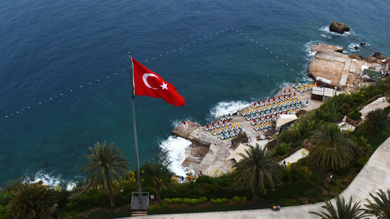 Экспертиза возложила вину за гибель 12-летней россиянки в Турции на отель