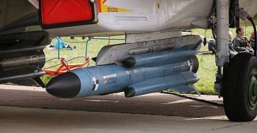 mala-da-udala-dlja-su-57-hotjat-razrabotat-kompaktnuju-giperzvukovuju-raketu-3cb4c2c