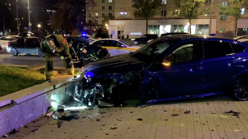 В Москве на Кутузовском проспекте столкнулись несколько машин