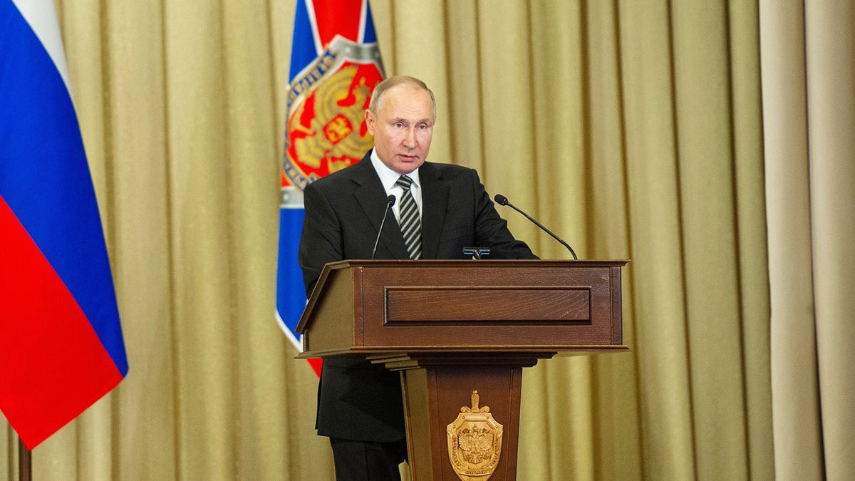 ​Путин высказался о ситуации на Донбассе и напомнил НАТО о "красных линиях"