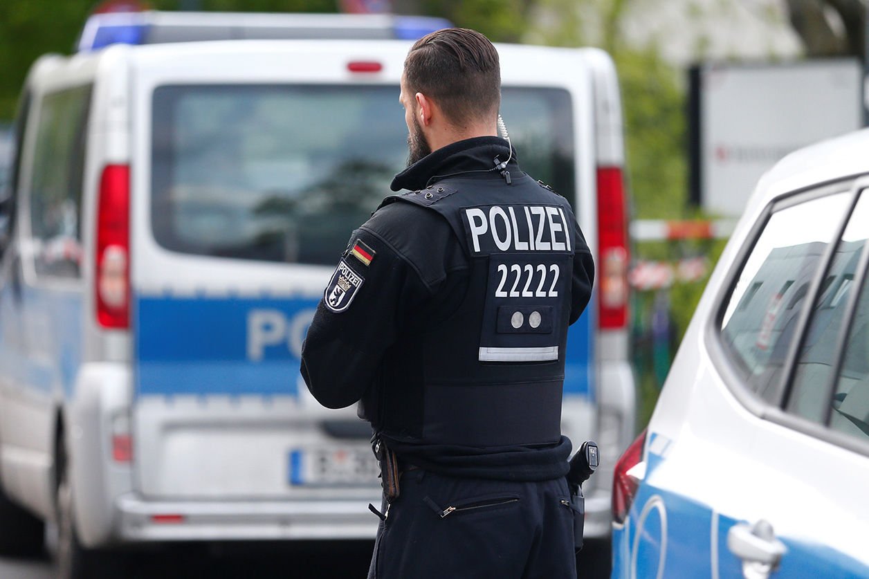 В Берлине погиб 35-летний дипломат России: нашли на тротуаре у посольства