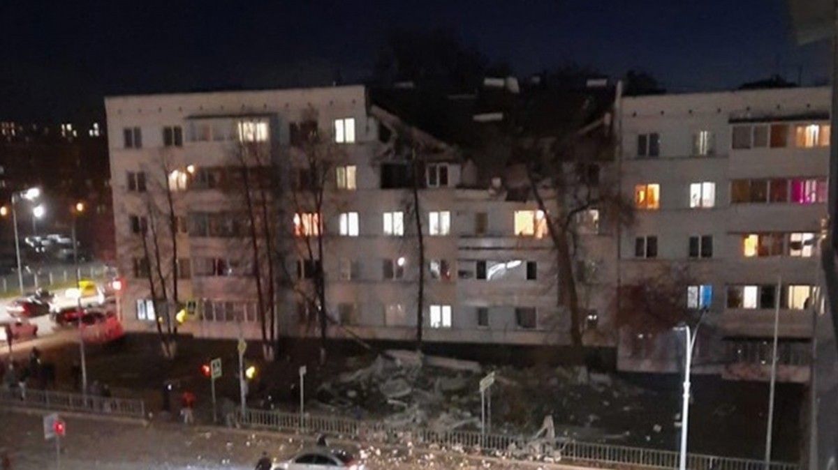 В Набережных Челнах взорван дом: "разворотило" несколько этажей, спасатели ищут людей