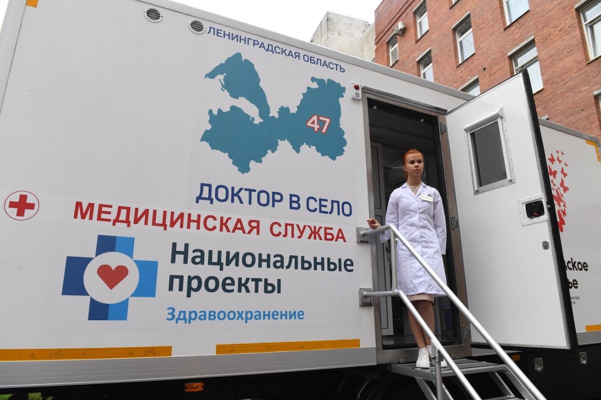 Россияне идут на крайние меры: в РФ угнали машину с мобильным пунктом вакцинации