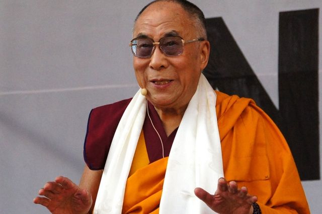 dalaj-lama-rasskazal-rossijskim-buddistam-kak-uluchshit-karmu-3728e13
