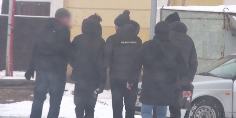 ФСБ задержала готовившего нападение на учебное заведение подростка