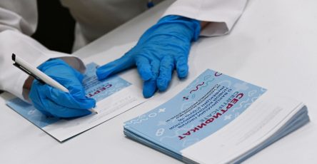 na-sahaline-vracha-zapodozrili-v-falsifikacii-sertifikatov-vakcinacii-cdaf65c