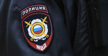 v-moskve-arestovali-troih-policejskih-obvinjaemyh-v-krazhe-milliona-rublej-738a79c