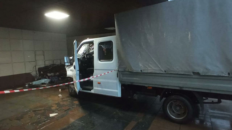 В Рязани грузовик насмерть сбил двух женщин на остановке