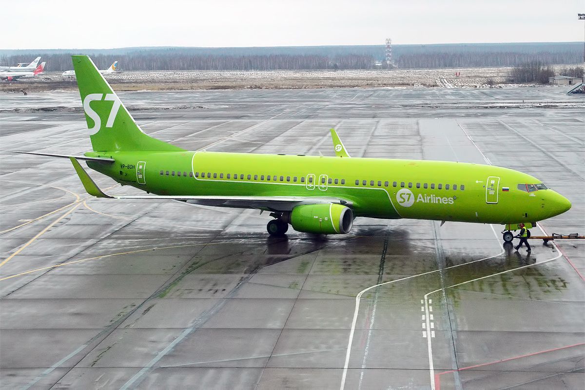 В РФ самолет едва не разбился из-за "ошибки" техперсонала при обработке перед взлетом - подозреваемый бежал
