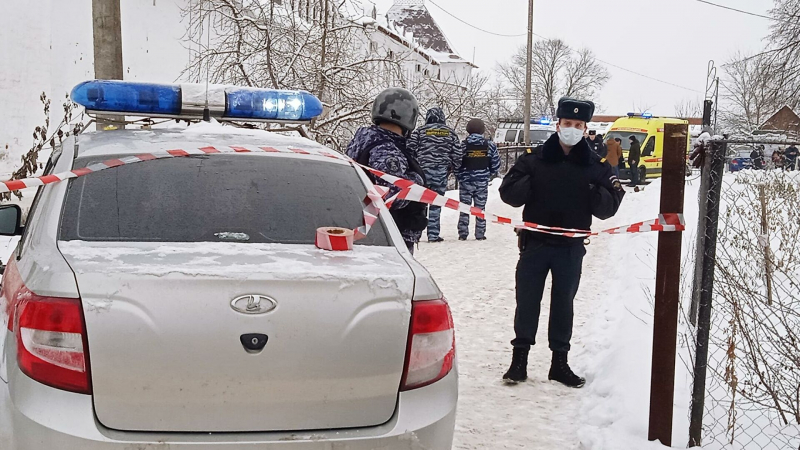 Напавший на гимназию в Серпухове остается в больнице