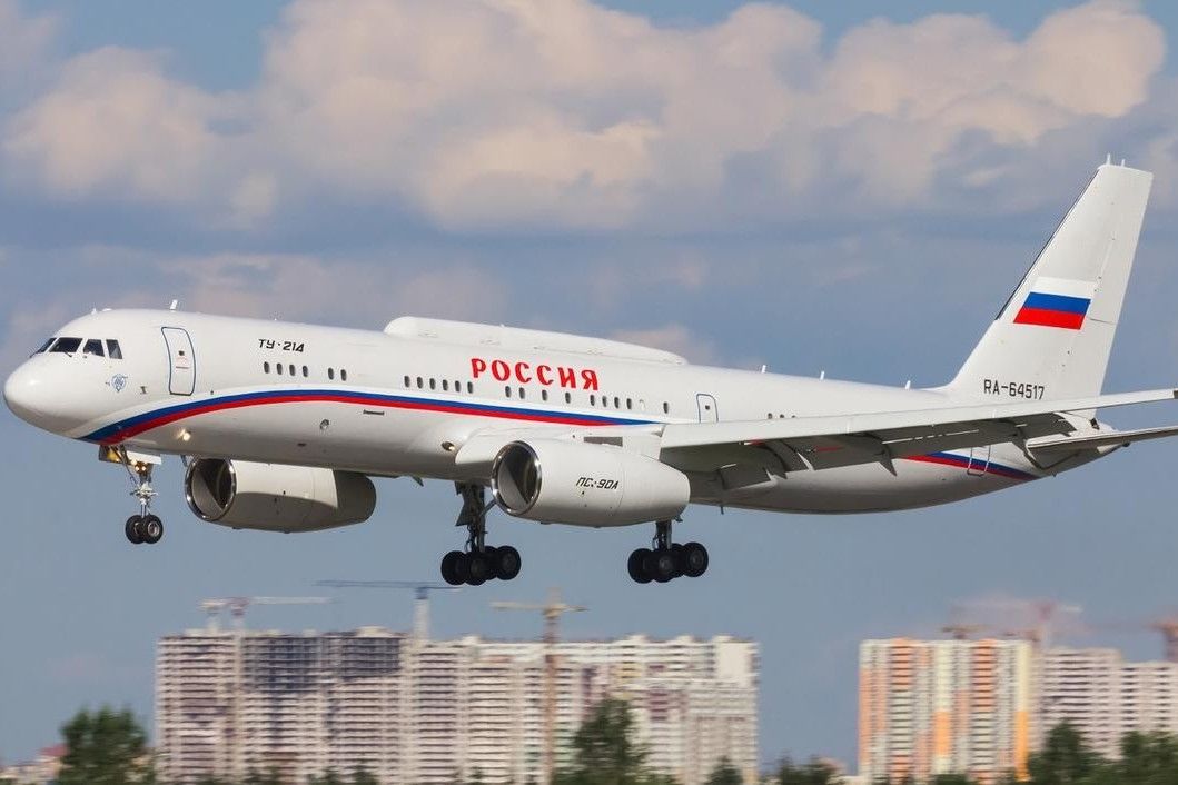 Ту-214 из спецотряда Путина летит в Казахстан, где власти теряют контроль над ситуацией