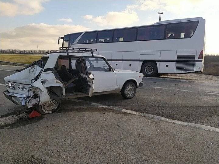 Автобус со школьниками из Донецка попал в аварию под Ростовом