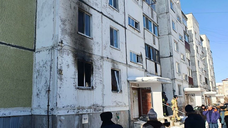 При взрыве газа в жилом доме на Сахалине пострадал один человек