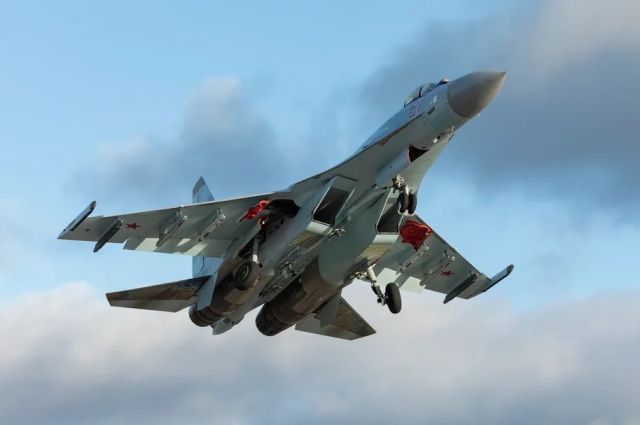 rossijskie-istrebiteli-su-35s-pristupili-k-perebazirovaniju-v-belorussiju-db35a82