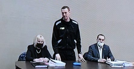 prokuror-zajavil-chto-navalnyj-za-pjat-let-potratil-vosem-millionov-rublej-dfa8064