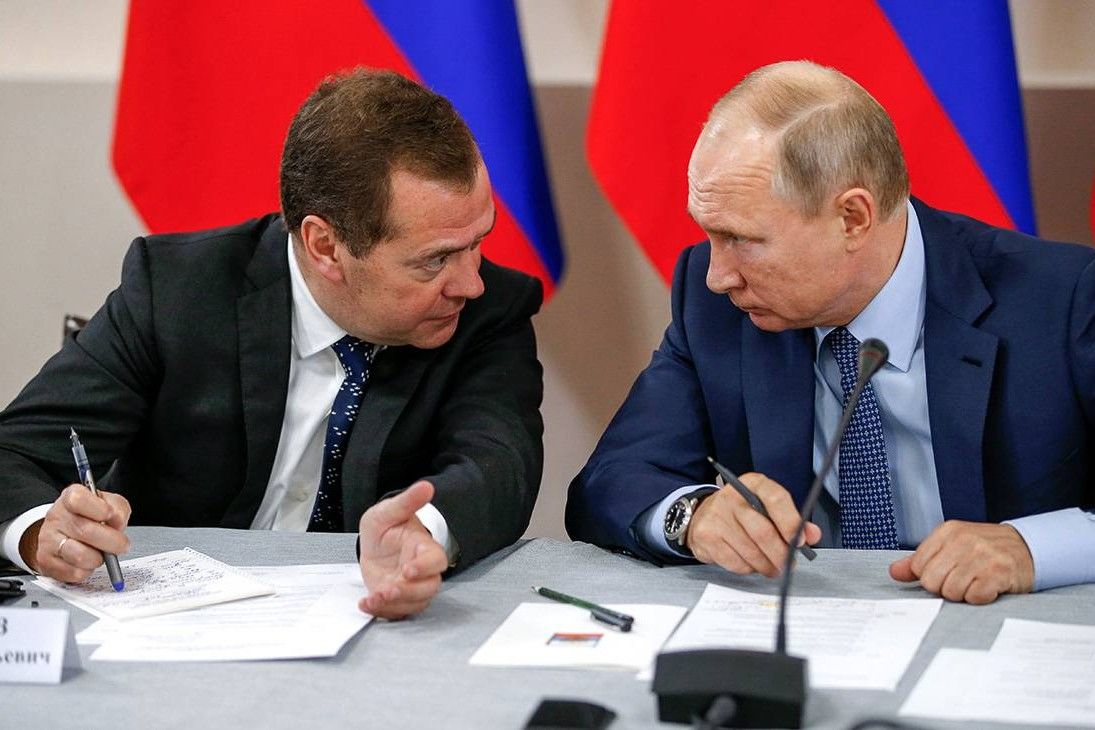 "Это не мы, это все вождь": Медведев возложил на Путина полную ответственность за войну с Украиной