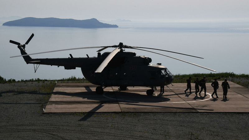 В Белгородской области вертолет совершил жесткую посадку