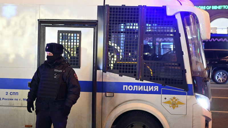 В Петербурге возбудили дело после нападения на полицейского 