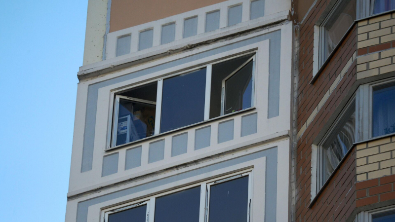 Мальчик в Казани выпал из окна третьего этажа