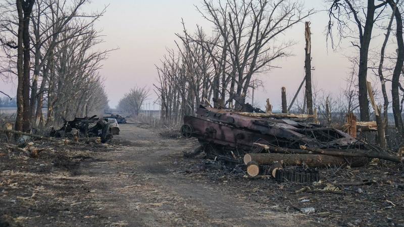 Спецназовцы Росгвардии обезвредили схрон тротила в Харьковской области
