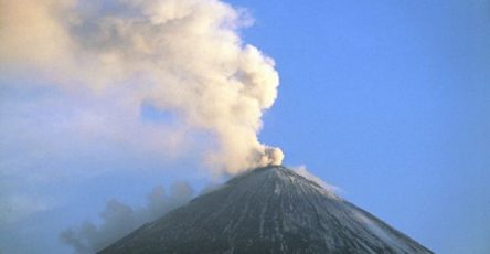Vulkan Shiveluch Na Kamchatke Vybrosil Pepel Na Vysotu Do Chetyreh Kilometrov 58f62f4