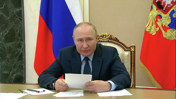 Путин призвал избегать излишнего бюрократизма при помощи погорельцам