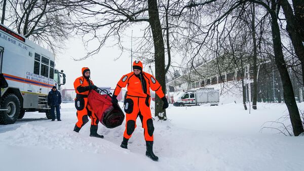 В Якутии спасли дрейфовавших на льдине подростков
