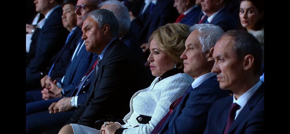 Кремлевский пул устал от Путина – кадры выступления президента РФ на ПМЭФ-2022