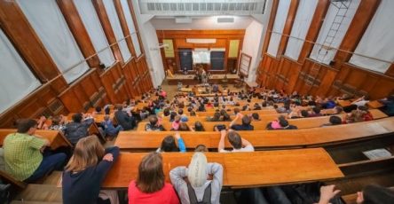 Au Studenty Pochemu V Vuzah Ostalis Nezanjatye Bjudzhetnye Mesta 8f41c35