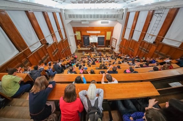 Au Studenty Pochemu V Vuzah Ostalis Nezanjatye Bjudzhetnye Mesta 8f41c35