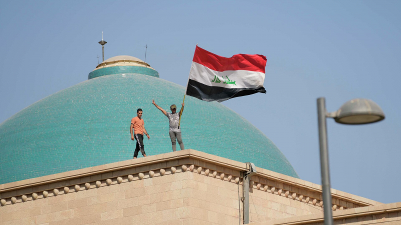 Число погибших демонстрантов в Багдаде возросло до 12