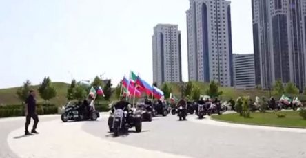 kadyrov-na-motocikle-otkryl-v-groznom-ulicu-posle-rekonstrukcii-f33b74a