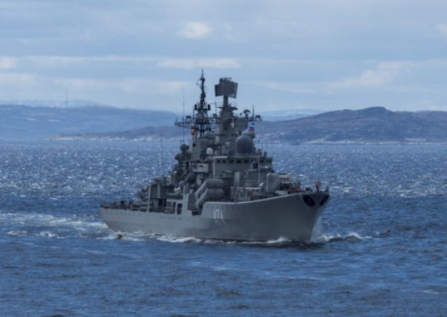 krejser-pjotr-velikij-i-minonosec-admiral-ushakov-proveli-strelby-eeb7f00