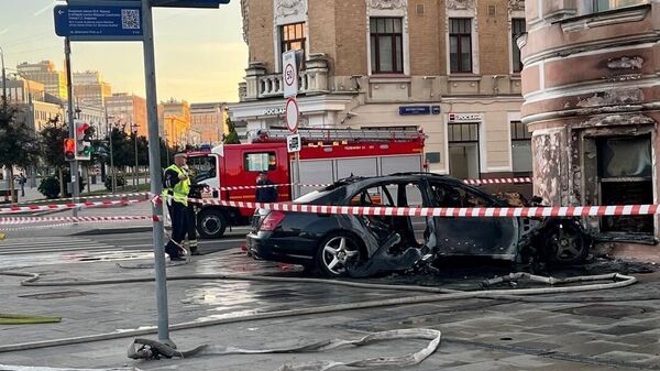 На проспекте Мира в Москве загорелся автомобиль