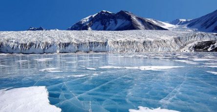 nasa-ledovyj-massiv-antarktidy-za-25-let-sokratilsja-na-12-trln-tonn-4e1e1d3