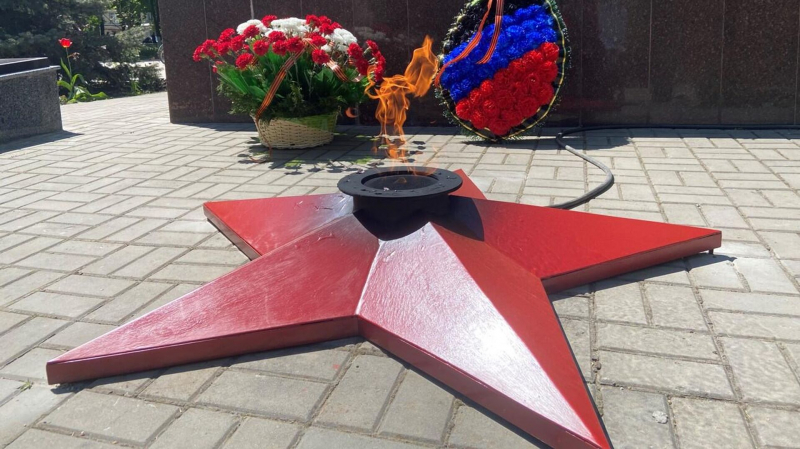 СК возбудил дело из-за нацистского жеста у памятника в Воронежской области