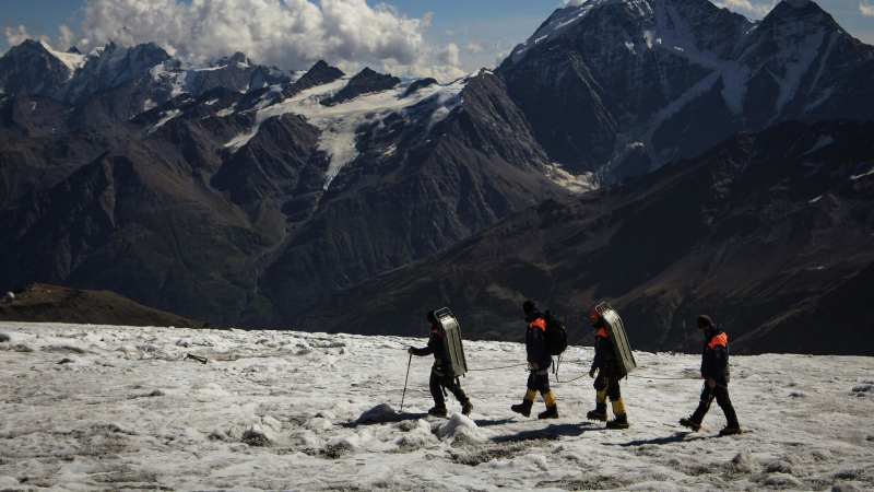 V Kabardino Balkarii Nashli Ne Vyhodivshih Na Svjaz Alpinistov 5ff9cf9