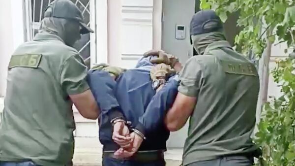 В Крыму суд арестовал на два месяца участников ячейки "Хизб ут-Тахрир"*
