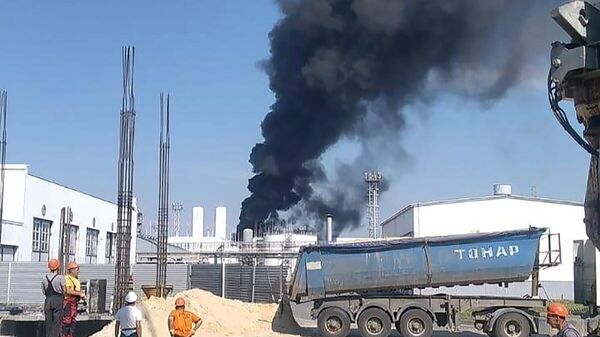 Пожарные ликвидировали открытое горение на лакокрасочном заводе в Ижевске