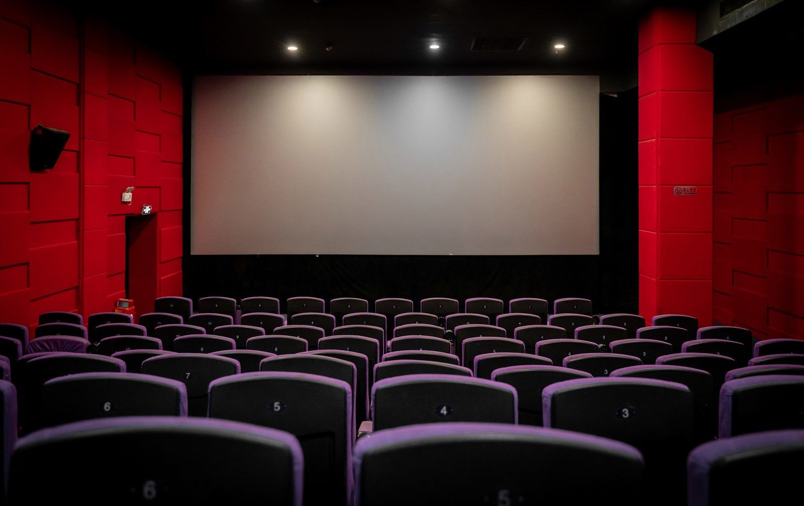 "Кина" не будет: в России массово закрываются кинотеатры - в чем причины