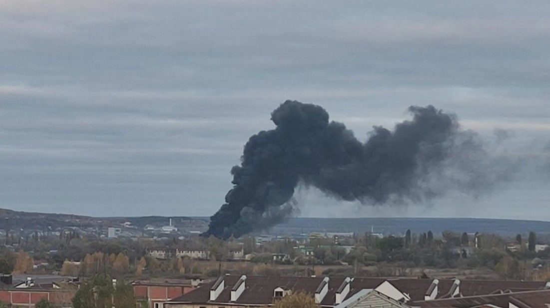 В Белгородской области вновь мощный пожар: горит завод, очевидцы публикуют видео