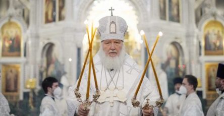 patriarh-kirill-prizval-duhovenstvo-i-verujushhih-molitsja-o-zdravii-putina-588da3a