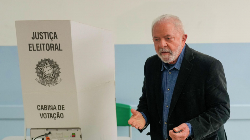Болсонару призвал сторонников разблокировать дороги в Бразилии