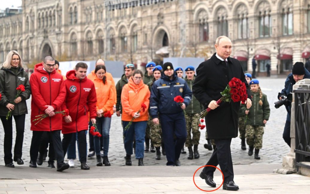 ​Путин снова решил схитрить, чтобы скрыть свой рост, - уловки попали в кадр