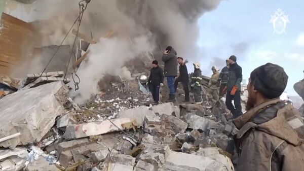 Число погибших при взрыве газа в жилом доме на Сахалине выросло до семи