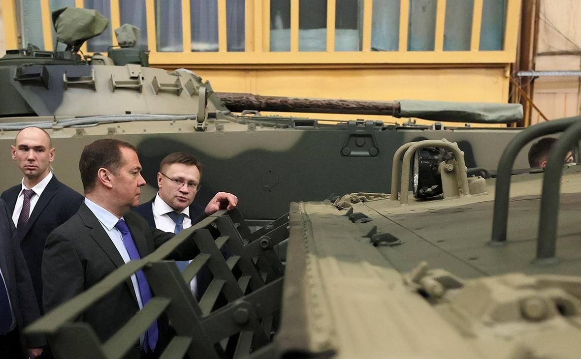 Медведев разразился новыми военными угрозами в адрес Украины и Запада